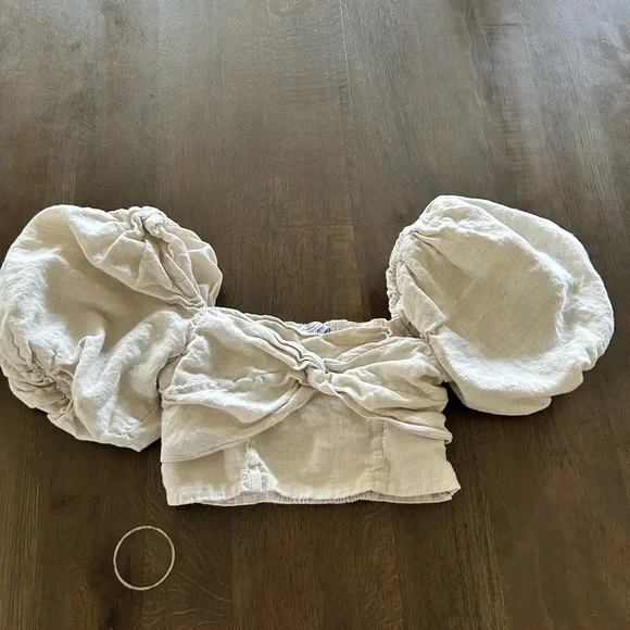 & other stories linen puff sleeve crop top twist front cream - Picture 6 of 11
